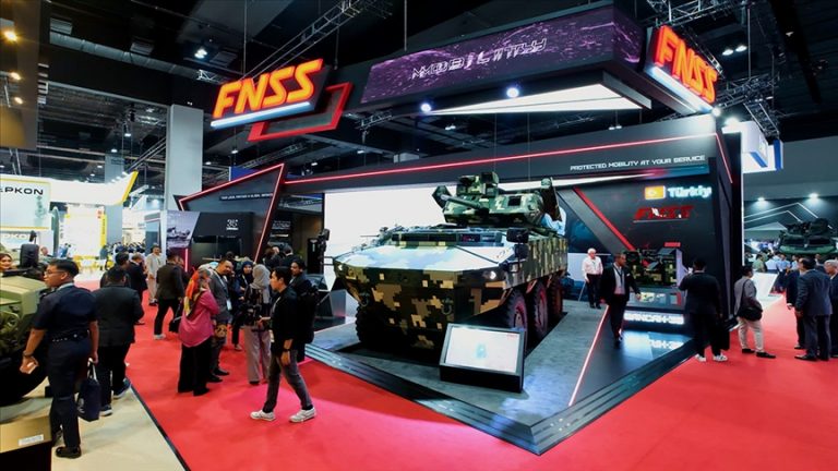 Türk Savunma Sanayisinin Gururu PARS III 6×6 Ateş Destek Aracı Malezya’da Beğeni Topladı